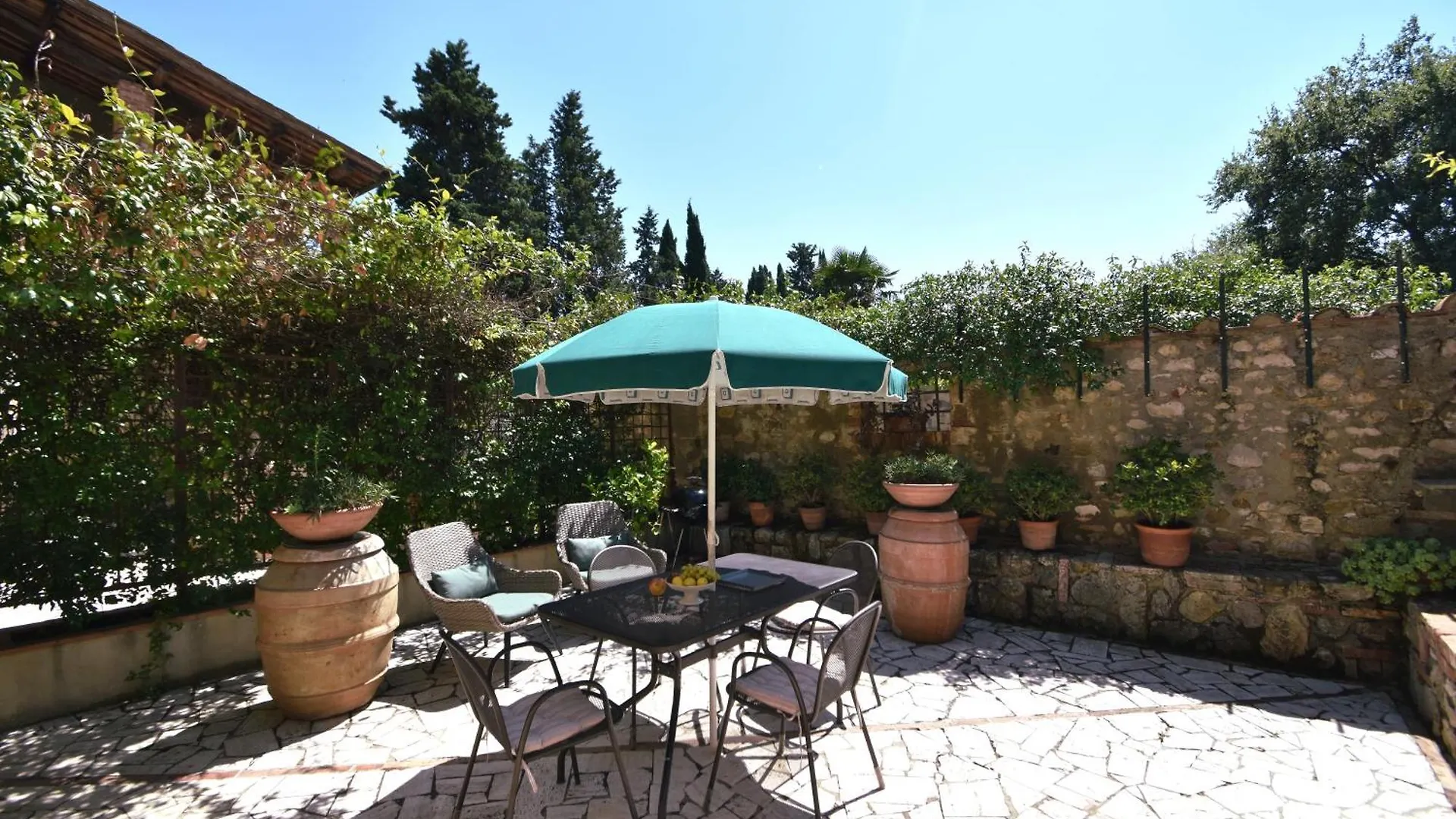 Villa Siena 0*,  Italy